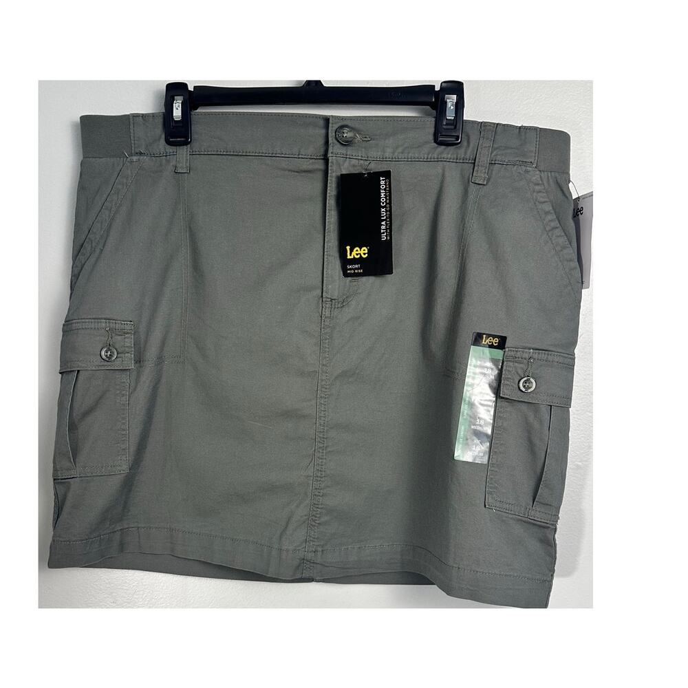 NWT Lee Ultra Lux Comfort Flex-To-Go Cargo Skort Women’s Mid Rise Fort Green 18M